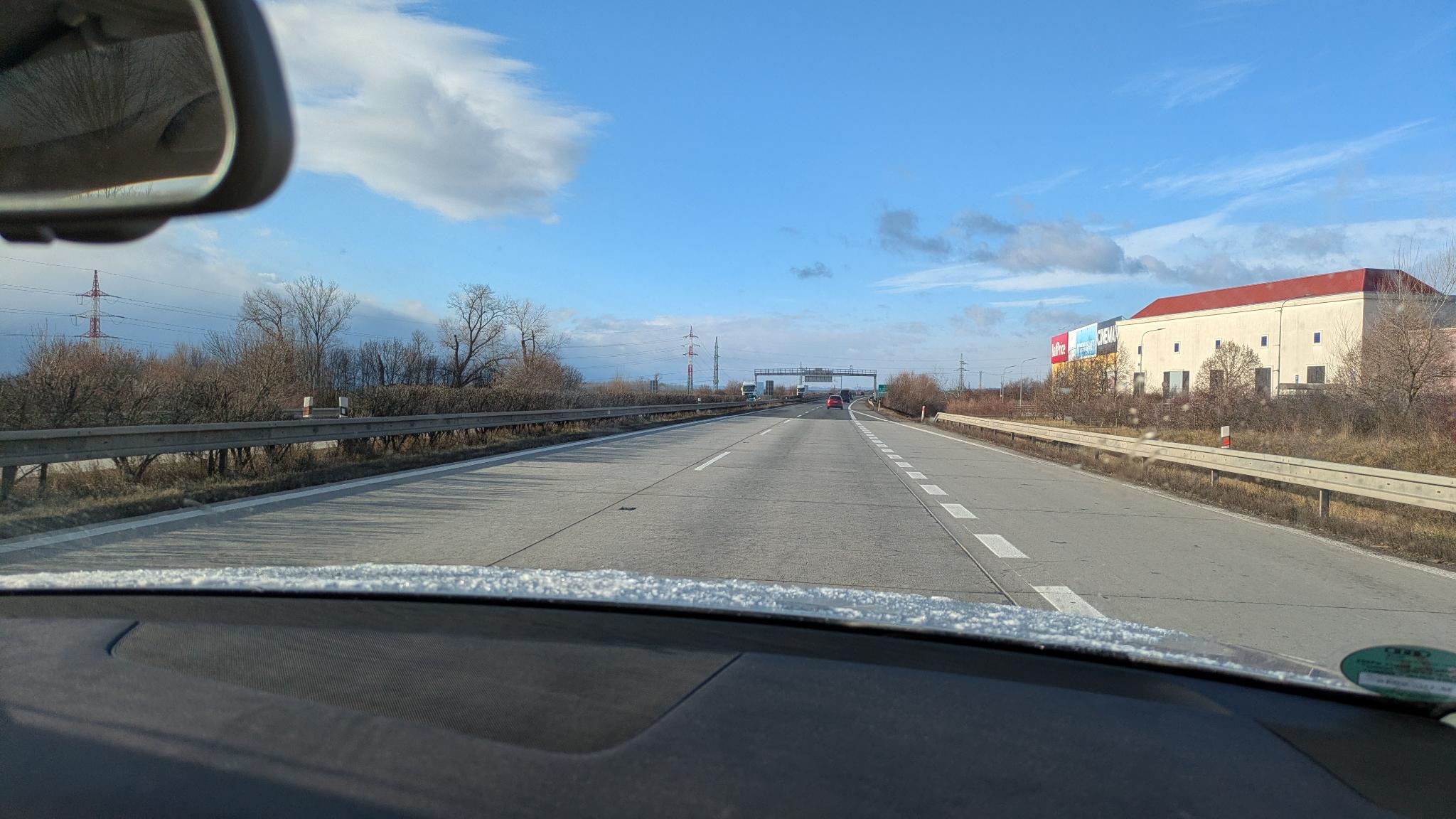 Autobahn im Sonnenschein